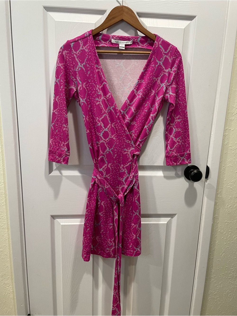 Diane von Furstenberg New Julian Two Pink Geometric Wrap Dress Mini 4